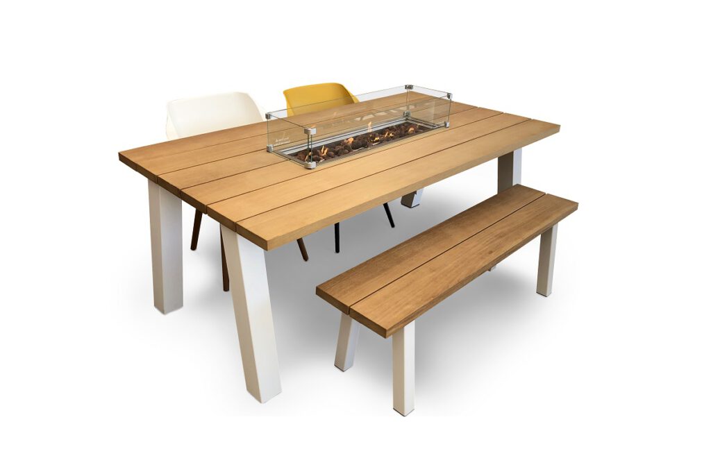 Iroko buitentafel vanaf 200×104 cm met sfeerhaard Tuinenmeubels.nl